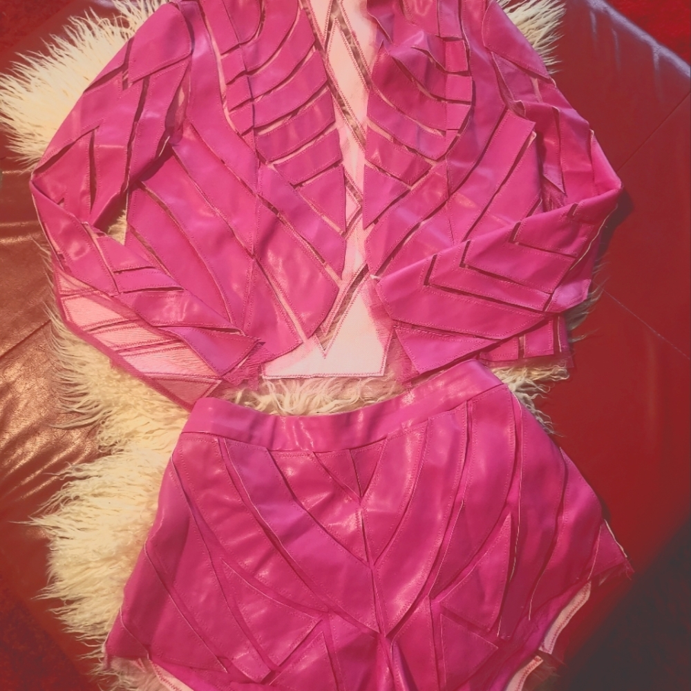 Two-piece short outfit